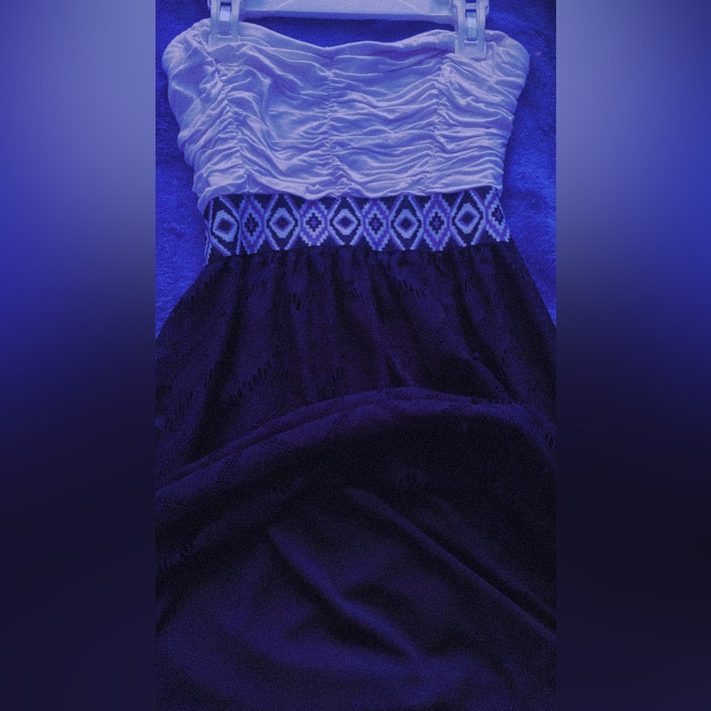 Cute nice sexy dress  goes  up to your knees or a little bit short